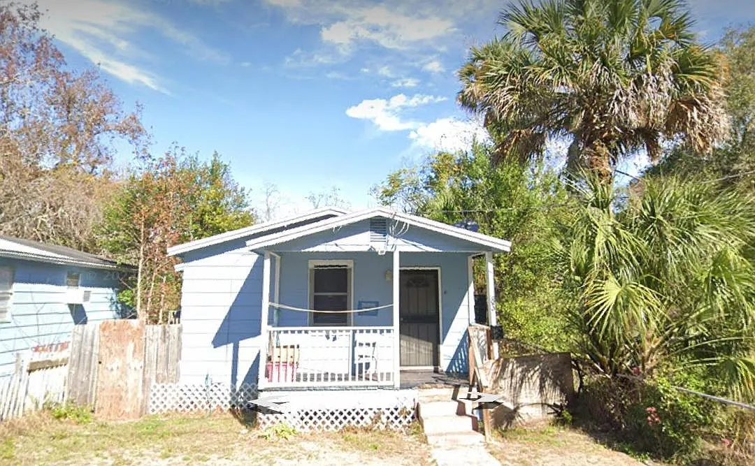3 bed, 756 sqft, $1,100 — Photo 1