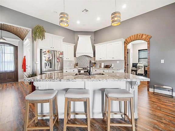 4th image of 17383 Maverick Dr