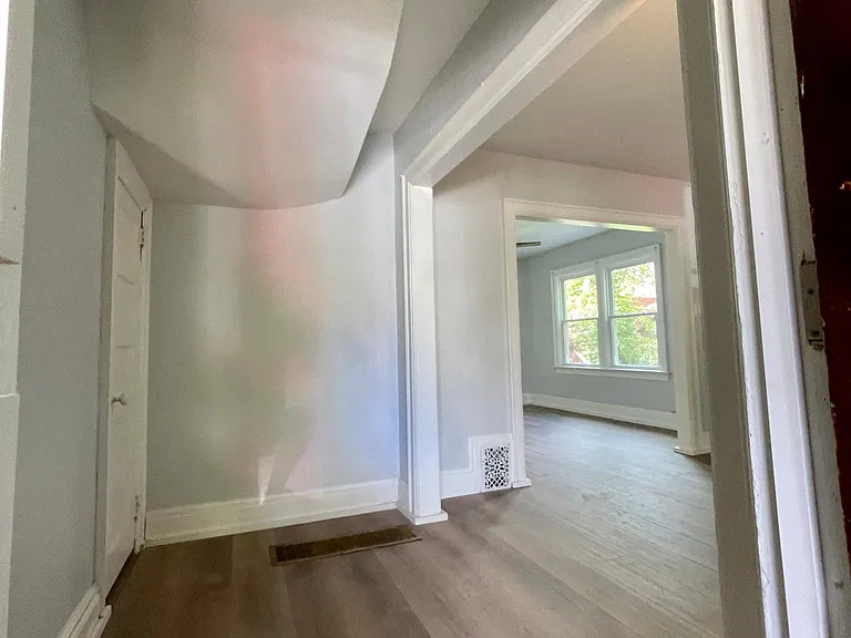 290 Hoyt St #1 — Photo 15