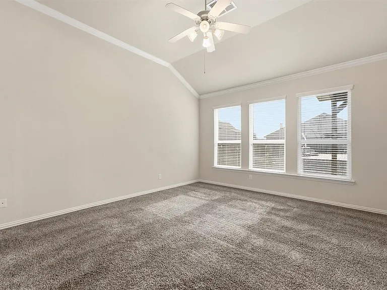 9518 Franklin Dr — Photo 12