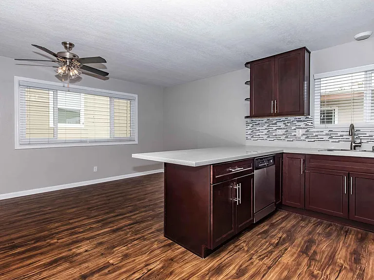 4401 Central Ave — Photo 109