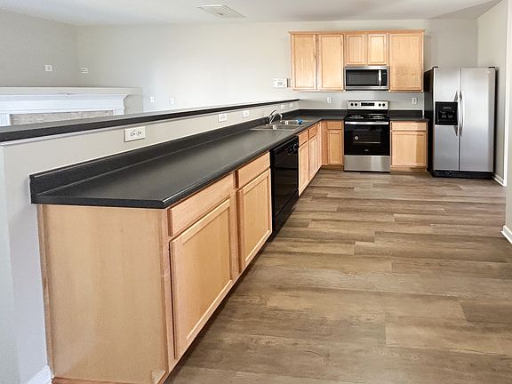 3rd image of 20 Arbor Hill Pl