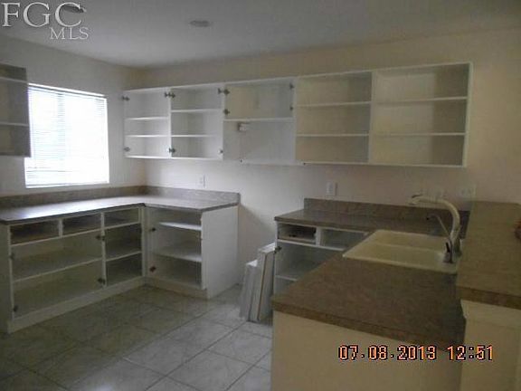 3rd image of 710 SW 25th Ter