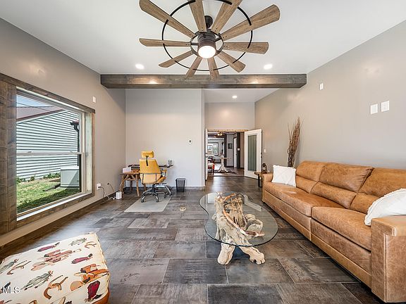4th image of 804 Range Avenue