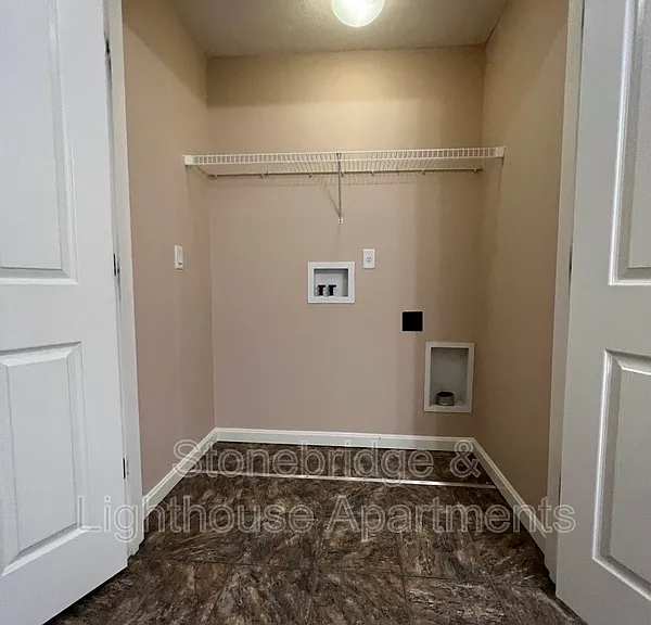 1101 Stonebench Cir — Photo 14