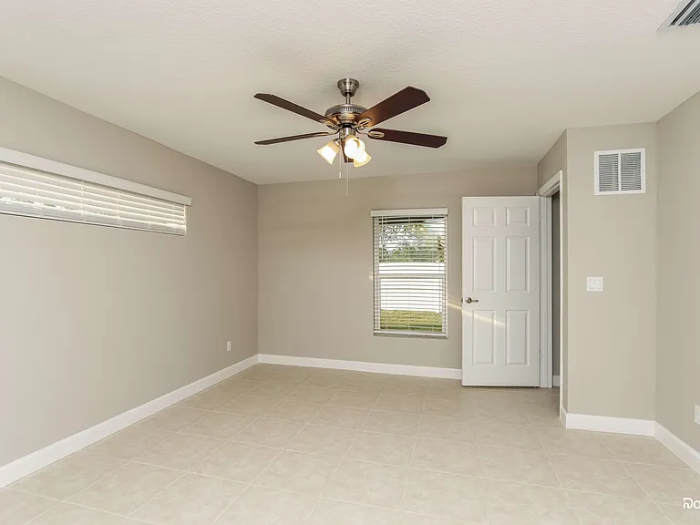 2110 Watkins Rd SE — Photo 9