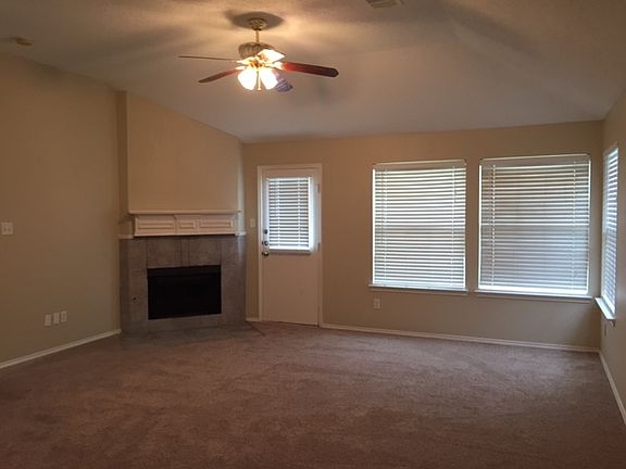 4th image of 11013 Briaroaks Dr
