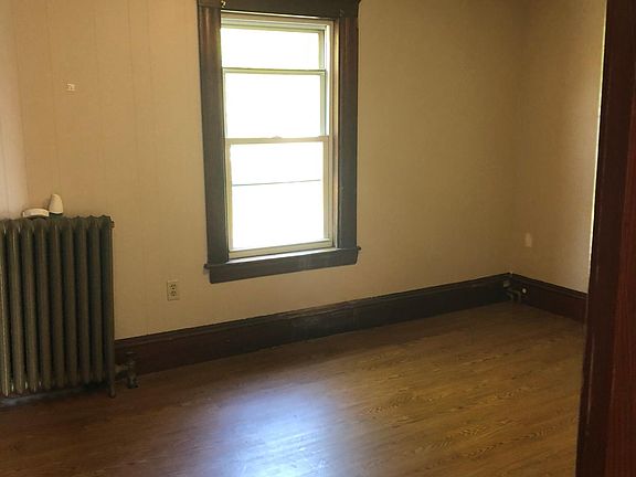 4th image of 90 Lake St Frnt #