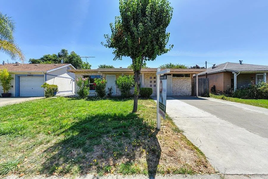 5657 James Way photo 1
