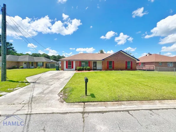 932 Highland Dr, Hinesville, GA 31313