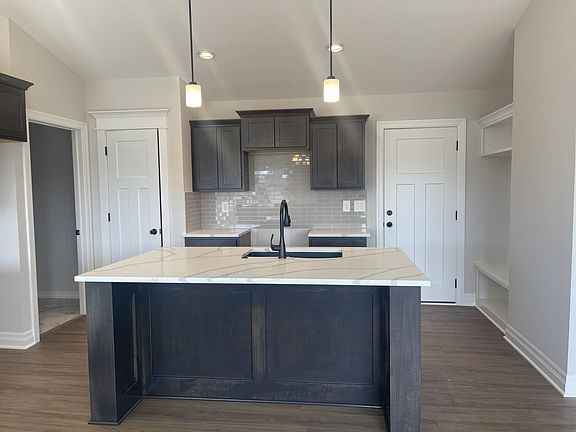 3rd image of 1615 N Wildflower Ct
