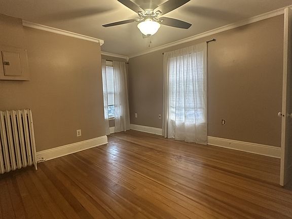 3rd image of 163 Maxfield St #11395199