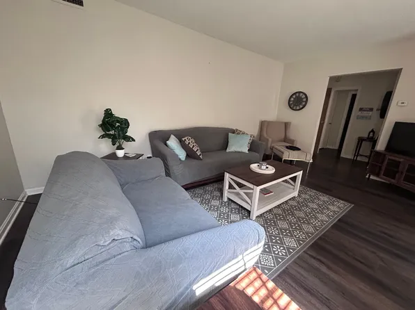 15925 Van Aken Blvd APT 204E, Shaker Heights, OH 44120