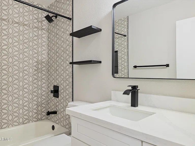 5117 E Beck Ln — Photo 21