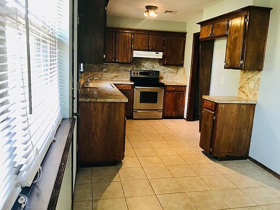 5th image of 813 W Forest Dr