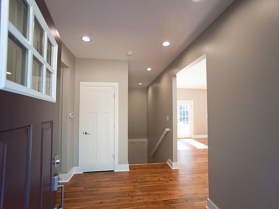 2nd image of 4431 Clover Dr