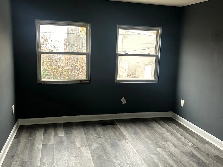 1208 N Spring St — Photo 4