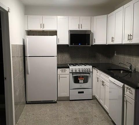 3rd image of 625 Meeker Ave #1