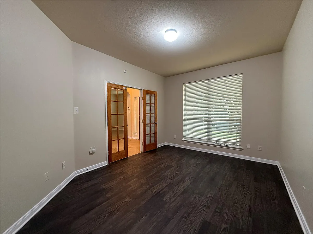 Building Photo - 1209 Laurel Oak Trl