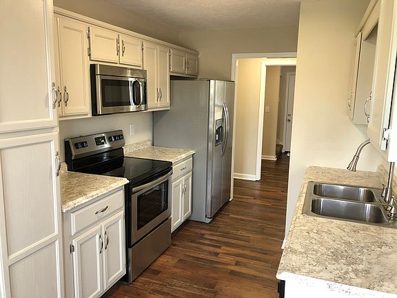 4th image of 3885 Gaine Dr