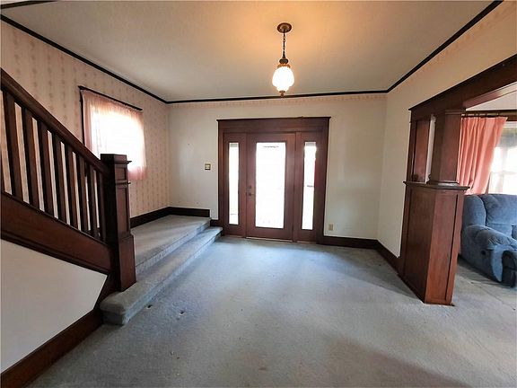 3rd image of 427 Hazen Ave