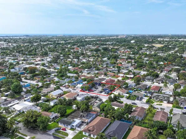 1000 W LAKEWOOD Road, West Palm Beach, FL 33405