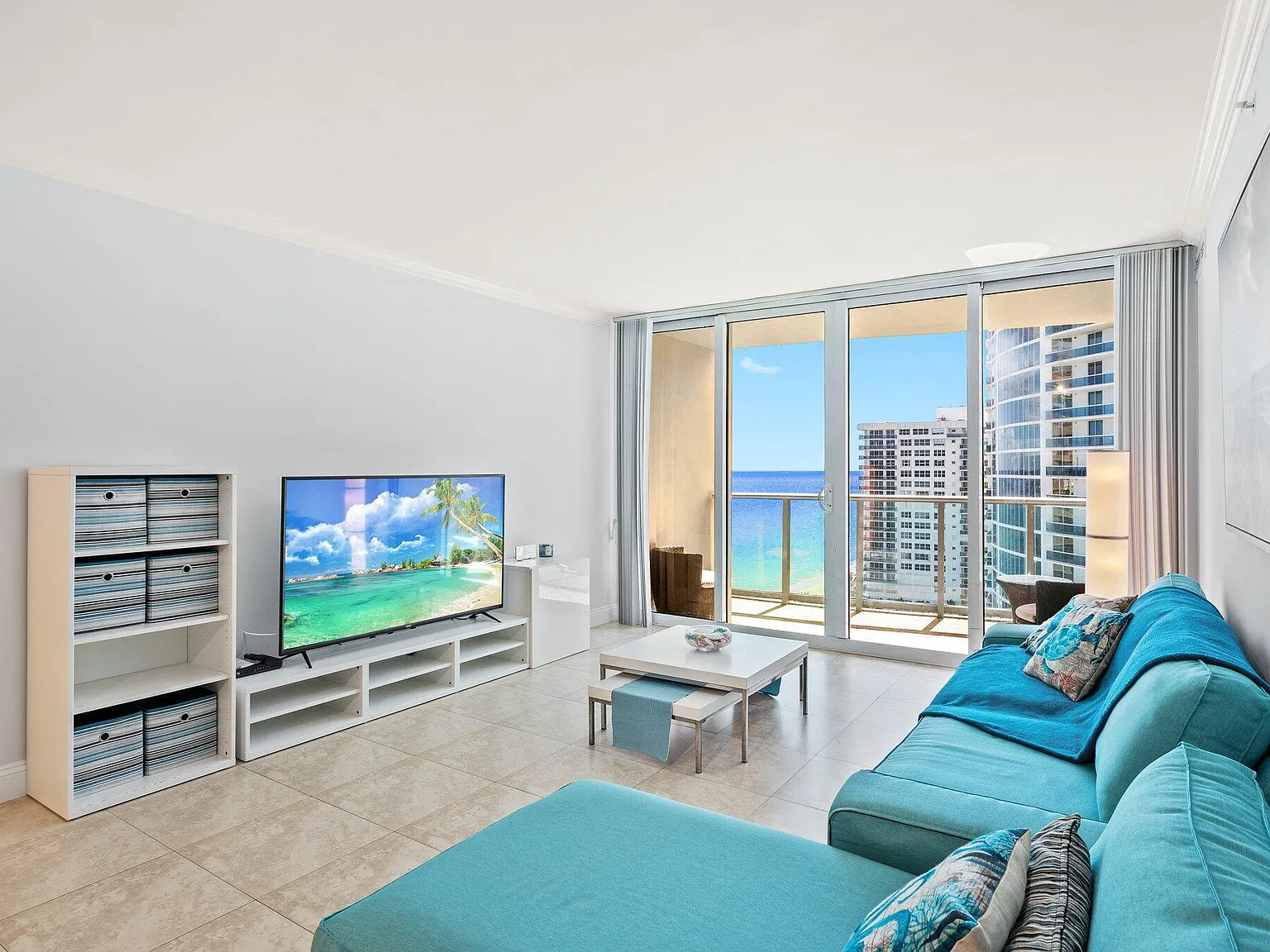 1 bed, 1.5 bath, 835 sqft, $2,900 — Photo 4