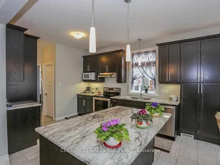 1221 Gough Rd #UPPER LEVEL — Photo 6