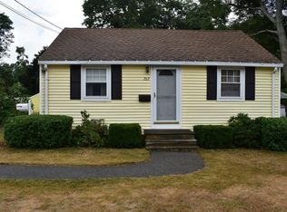 262 Burnham Rd, Lowell, MA 01852