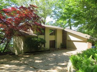 14152 Parkway Ln, Plainwell, MI 49080