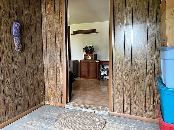 2nd image of 409 S Melvin St