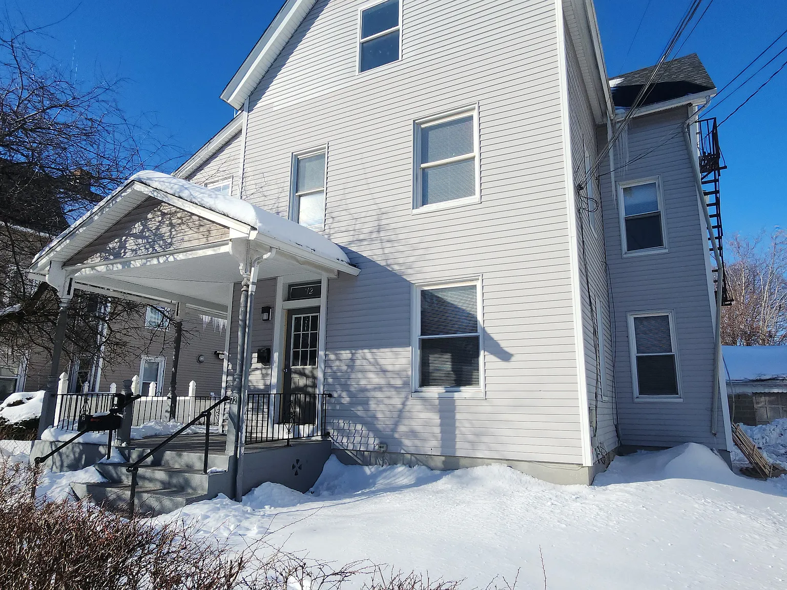 3 bed, 900 sqft, $1,750 — Photo 2