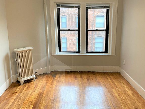 2nd image of 9 Sewall Ave APT 201