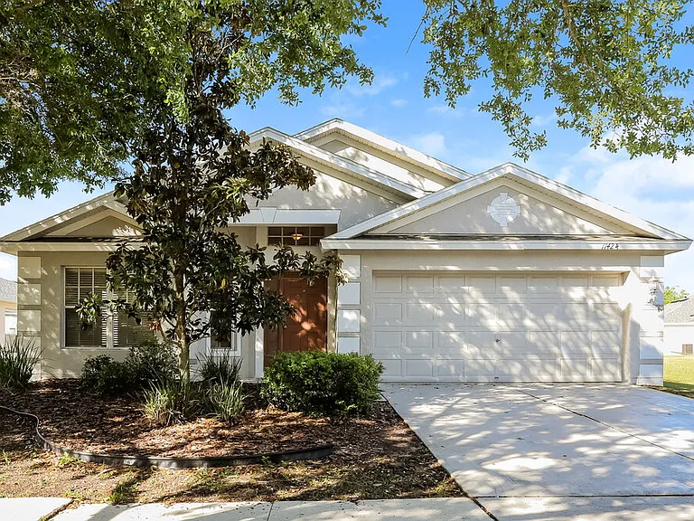 11424 Misty Isle Ln — Photo 1