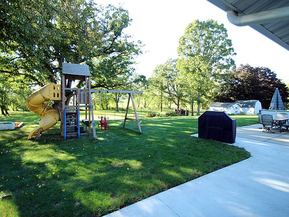 2nd image of 511 Topeka Dr
