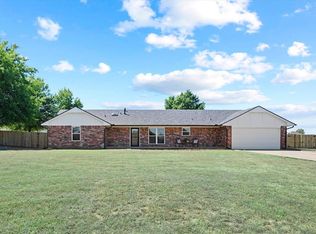 2009 Sheila Dr, Guthrie, OK 73044