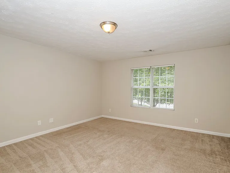 2059 Oak Terrace Dr SE — Photo 10