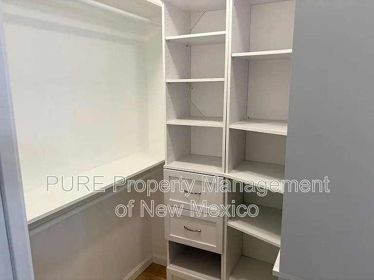 1013 Richmond Dr SE — Photo 12
