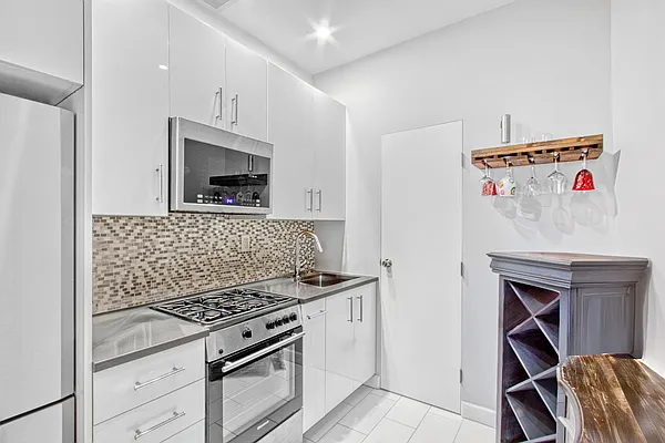 Rented by Douglas Elliman | media 6