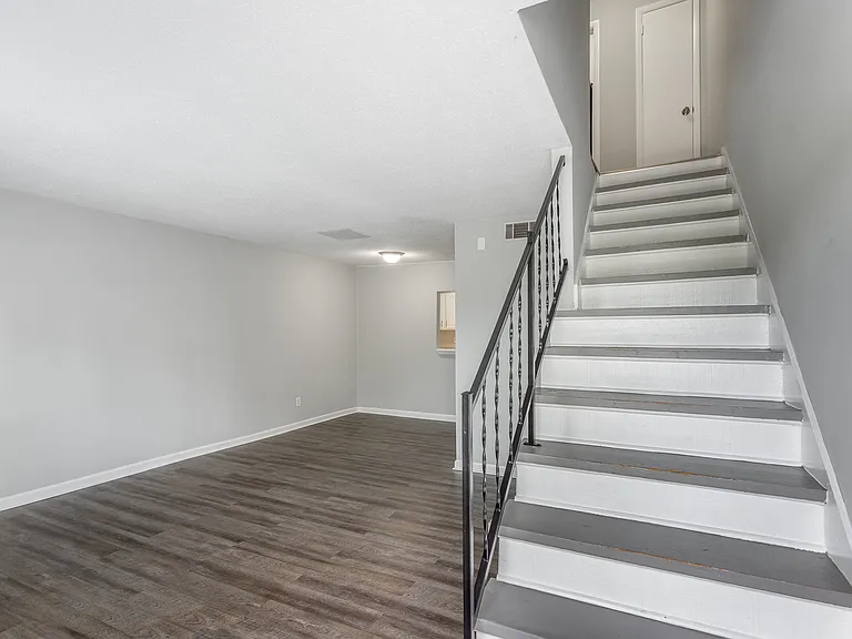 4407 Delashmitt Rd — Photo 3