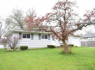 22 Birkshire Rd, Hamburg, NY 14075