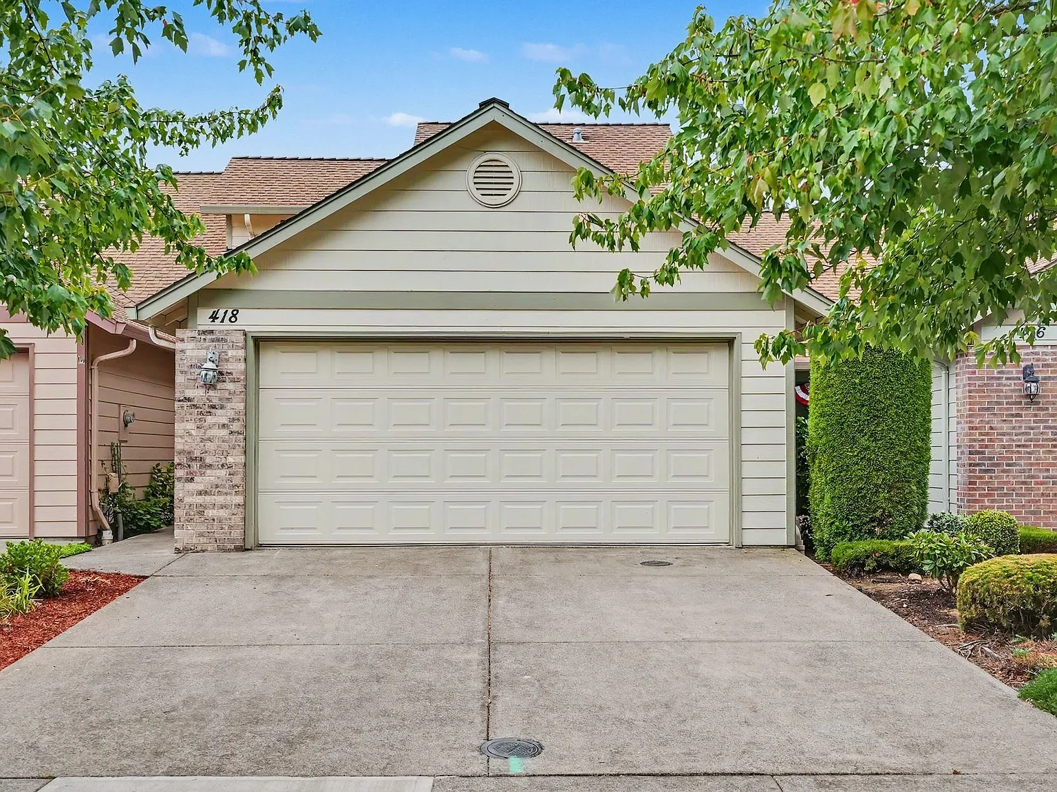 3 bed, 2.5 bath, 1383 sqft, $2,295 — Photo 2