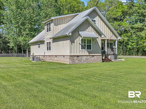 3rd image of 10867 Dogwood Dr