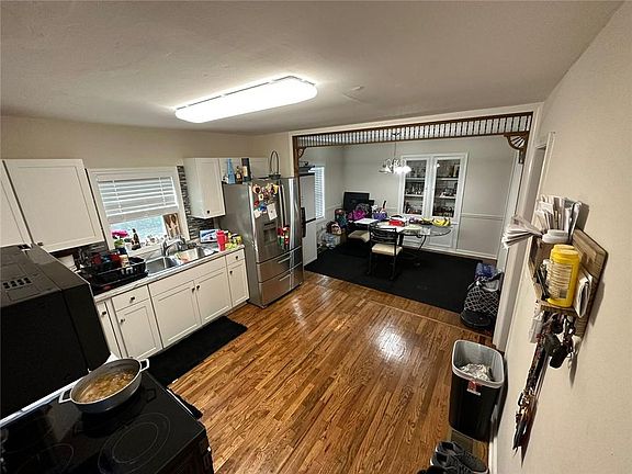 5th image of 113 Pinecrest St