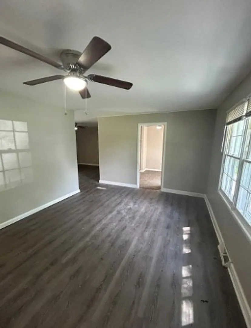 For Lease — Photo 3