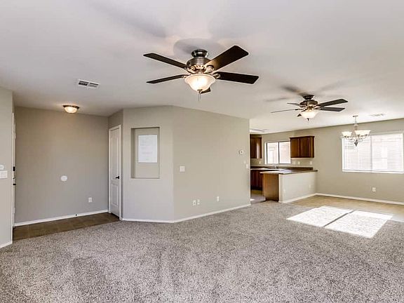 4th image of 1272 E Kelsi Ave