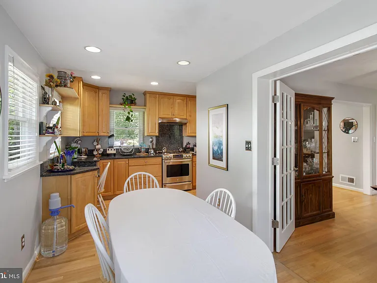 9504 Wadsworth Dr — Photo 16