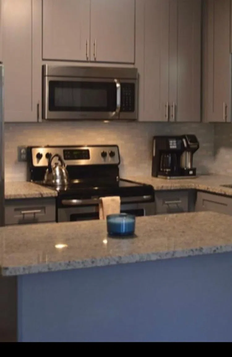 1005 Parkway Place Dr — Photo 2