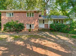 2701 Tudor Rd, Winston Salem, NC 27106