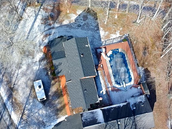 3rd image of 1606 Valley View Dr